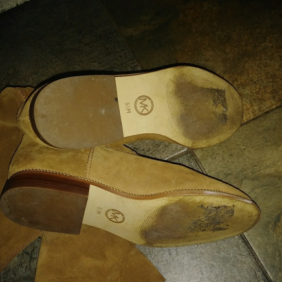 Boots - Picture 2 of 3